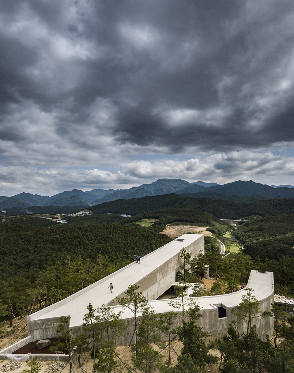 Saya公园美术馆，韩国 / Álvaro Siza + Carlos Castanheira
