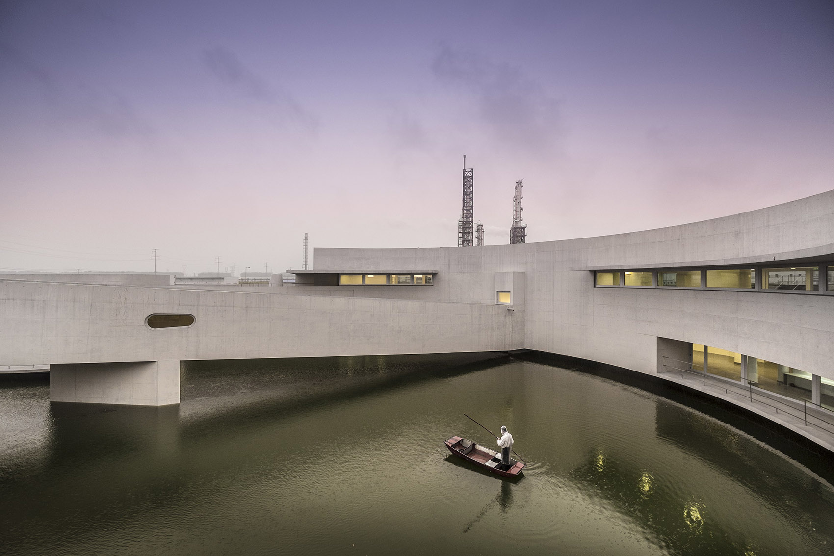 实联化工水上办公楼，江苏淮安 / Álvaro Siza + Carlos Castanheira