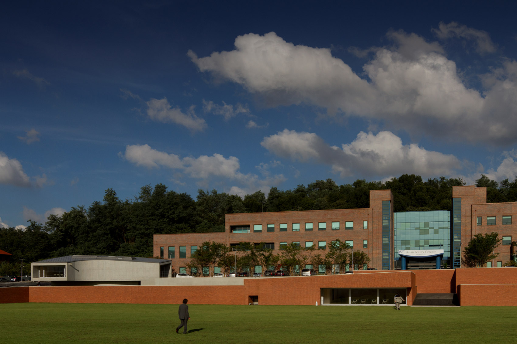 Amore Pacific园区入口和副楼，首尔 / Álvaro Siza + Carlos Castanheira + Kim Jong Kyu